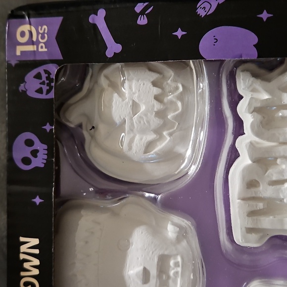 Halloween Paint Your Own Plaster Painting Set Pumpkin Ghost Candy Skeleton Bat - Picture 3 of 9